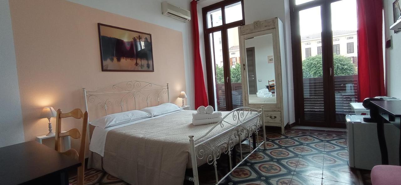 Onlyrooms III - Piazza Jenne Cagliari Luaran gambar