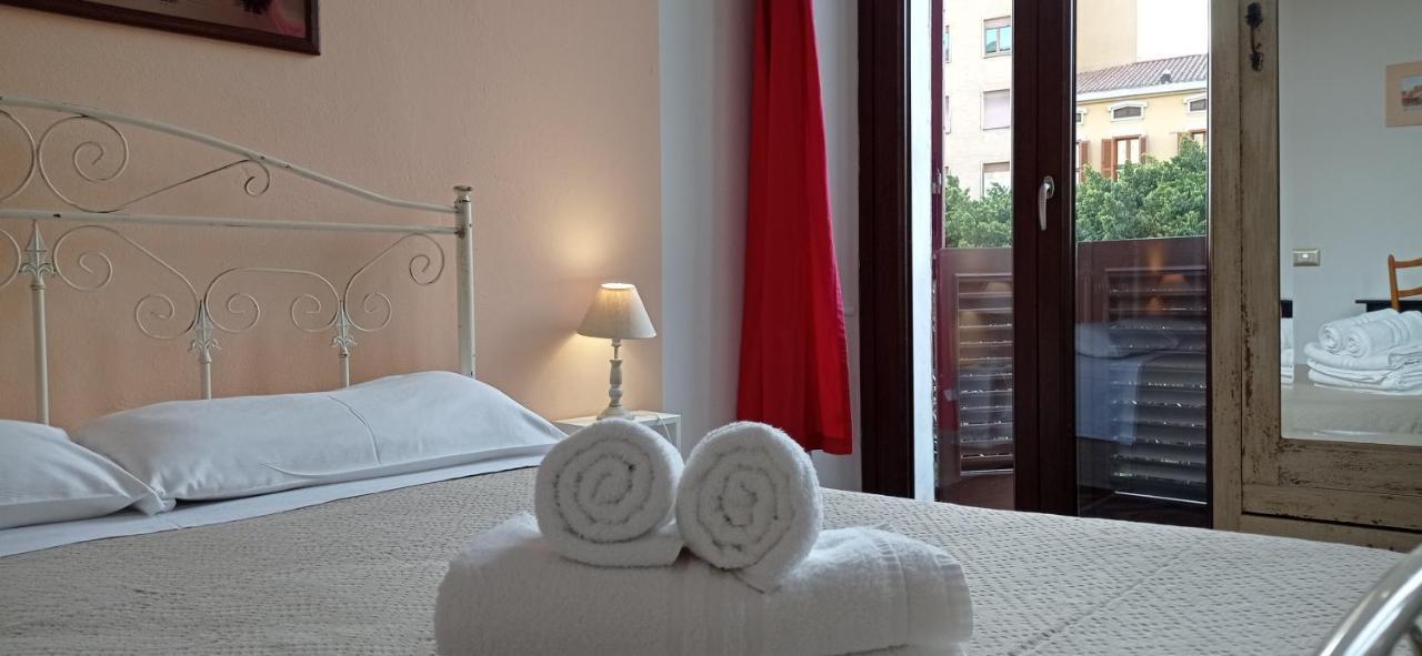 Onlyrooms III - Piazza Jenne Cagliari Luaran gambar