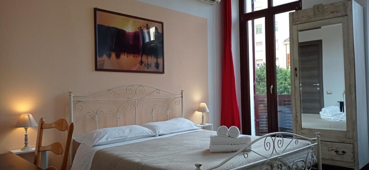 Onlyrooms III - Piazza Jenne Cagliari Luaran gambar