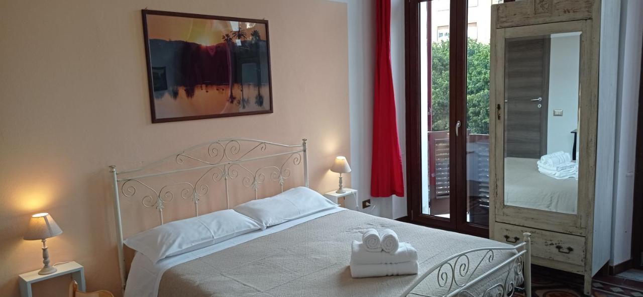 Onlyrooms III - Piazza Jenne Cagliari Luaran gambar