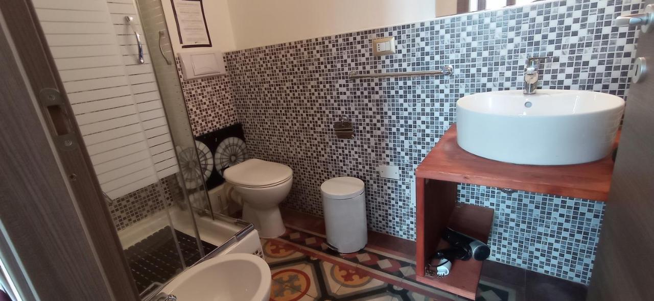 Onlyrooms III - Piazza Jenne Cagliari Luaran gambar