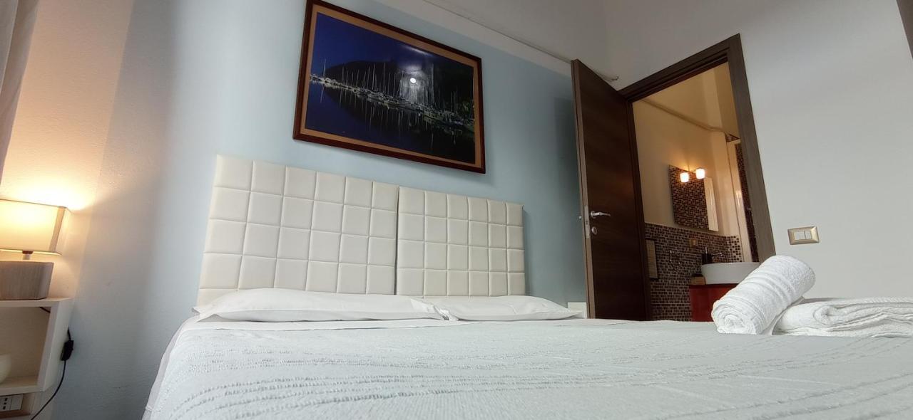 Onlyrooms III - Piazza Jenne Cagliari Luaran gambar